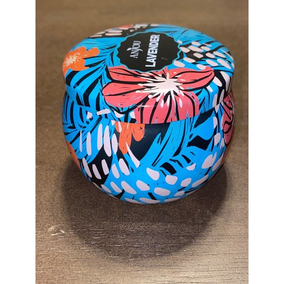 Anjou Lavender Scented Soy Candle in Tin 3.2 oz. - Picture 5 of 8